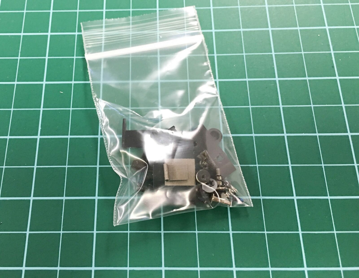 Razer Blade RZ090116 14" Laptop Of Screws ServerXpress Mexico